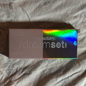 Dream set One Highlighter Serum pallet